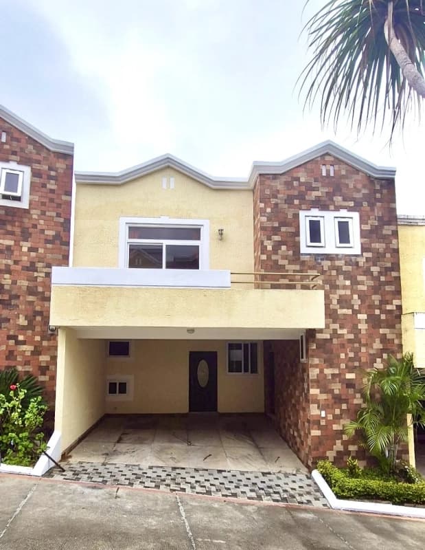 Zona 7 de Mixco • Casa en venta • Altos del Encinal II