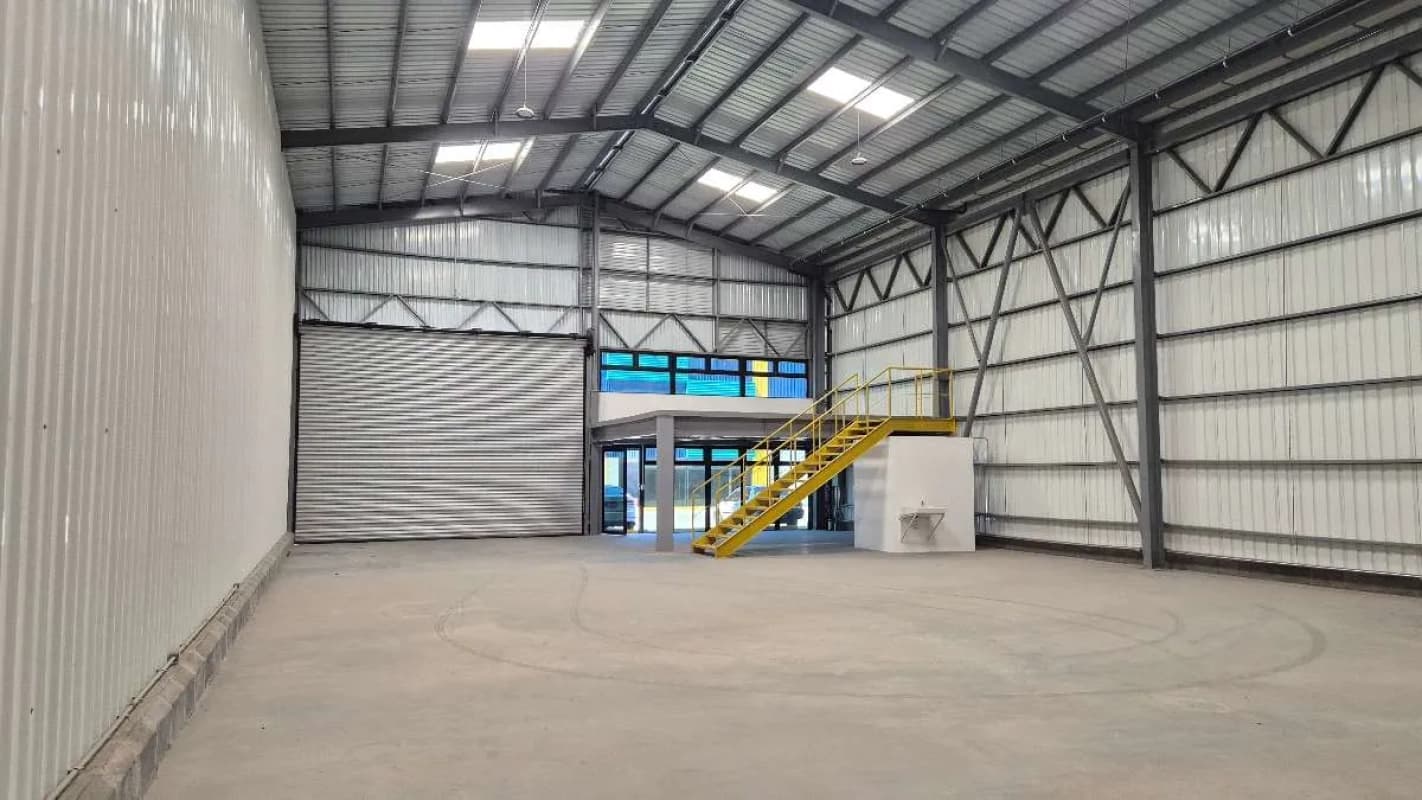 ALQUILO BODEGA EN VILLA CANALES
