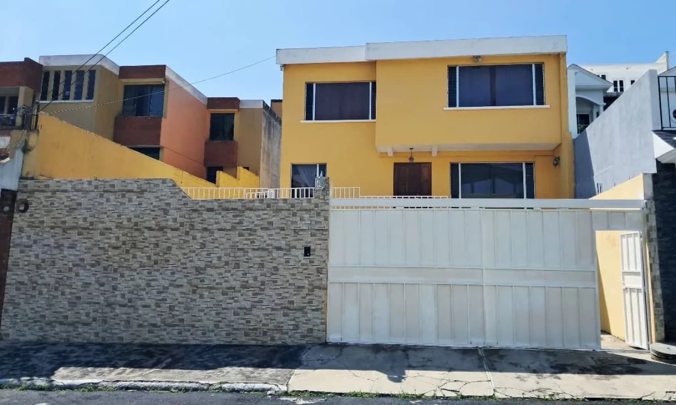 VENTA CASA EN SAN CRISTOBAL, LUCES VISTA AL VALLE B7