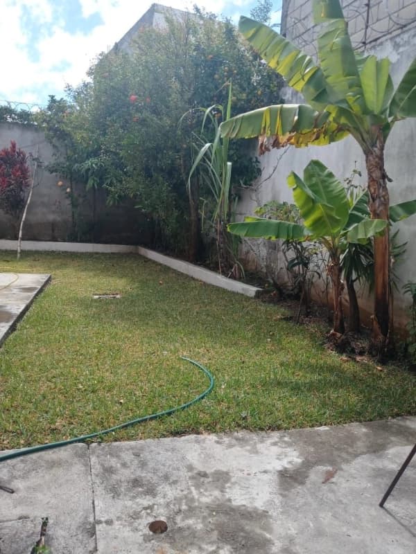 Casa en Venta en Pinares de San Cristóbal, zona 8 de Mixco / EN DIRECTO