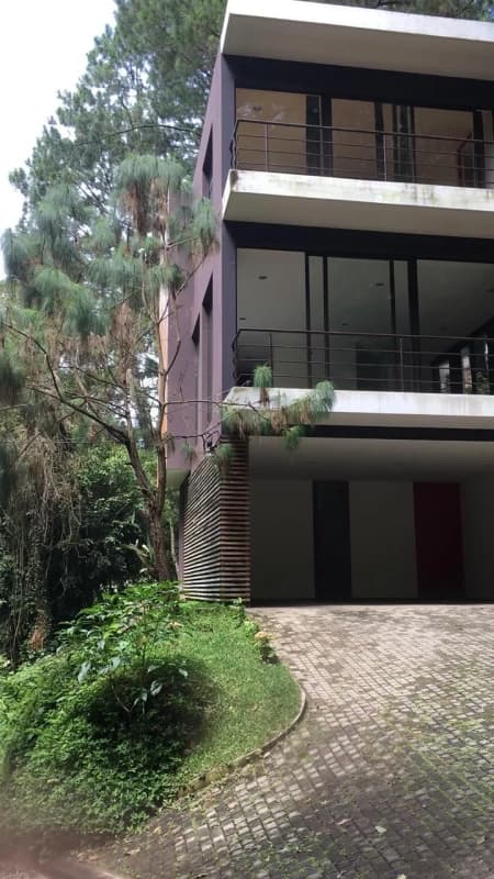 Casa en renta/ Bosques de Muxbal/ 3 niveles