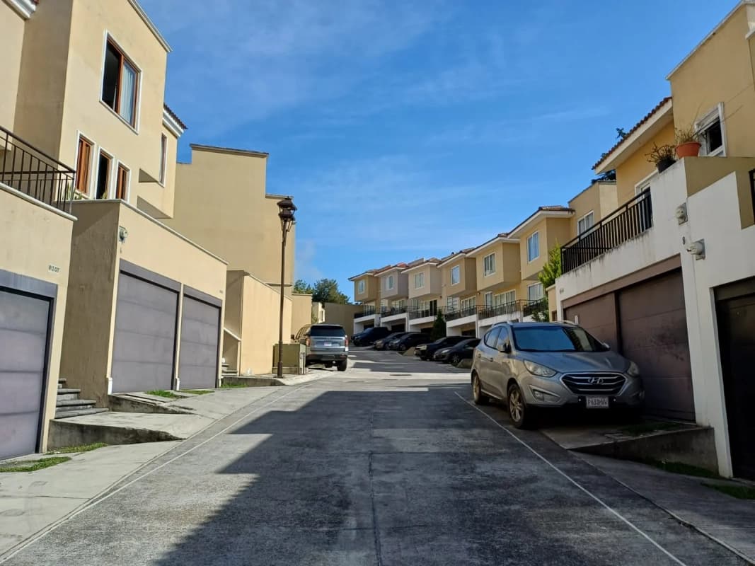 Casa Condominio Cumbres de la Arboleda Km 21.5 CAES