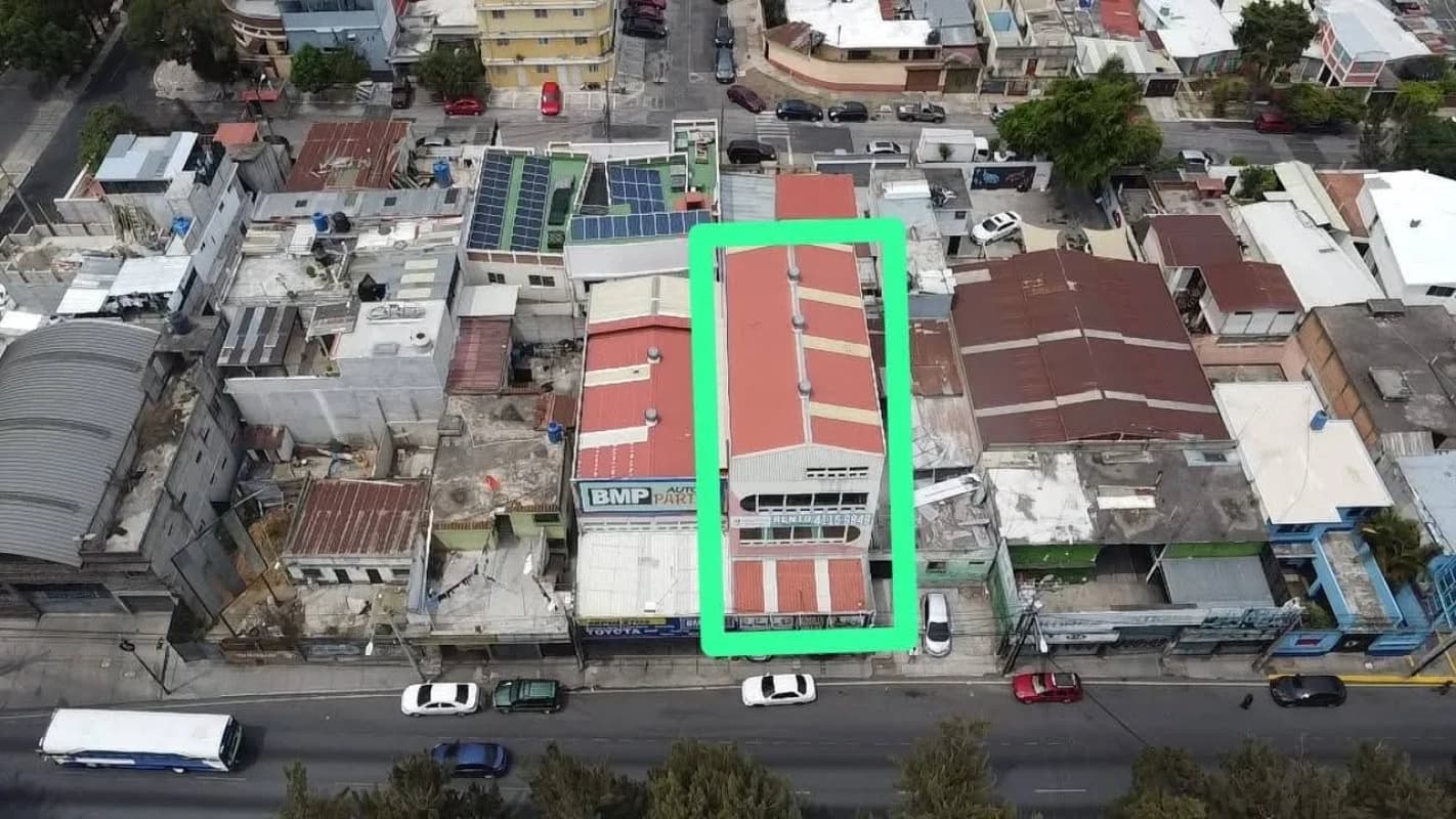 Edificio en Renta o Venta Calzada San Juan, ideal para Clínica, Hospital, SPA