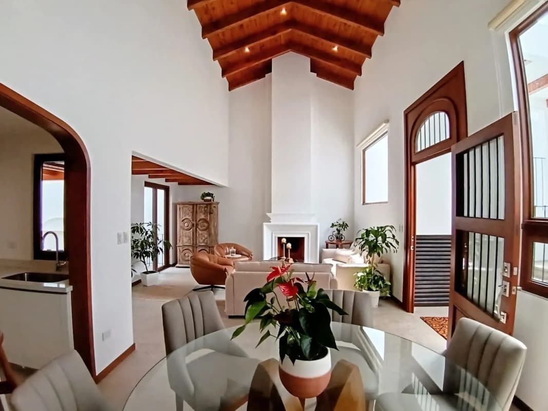 6059 - ESPECTACULAR CASA EN VENTA EN EL INGRESO A LA ANTIGUA