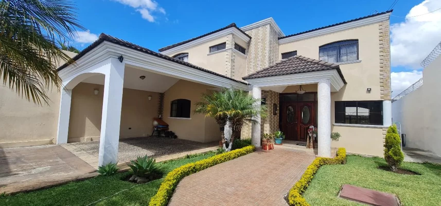CASA EN RENTA/VENTA EN BALCONES IV SAN CRISTOBAL MIXCO