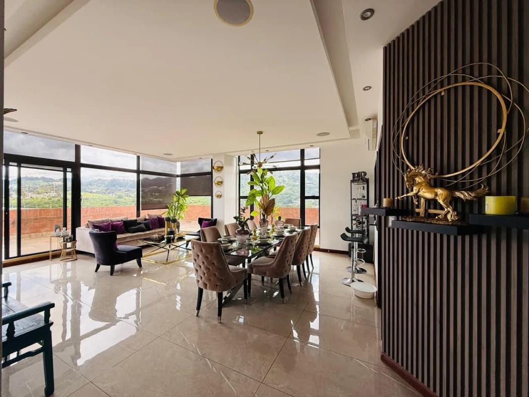ALQUILER DE PENTHOUSE CON AMPLIA TERRAZA - CATALONIA, ZONA 15