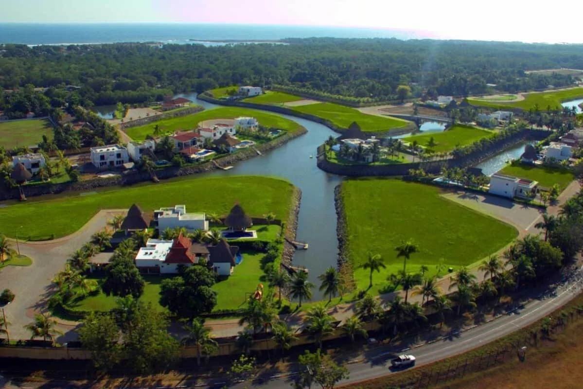 Lotes en Venta – Condominio Pérgolas del Mar, Km 118 hacia Iztapa