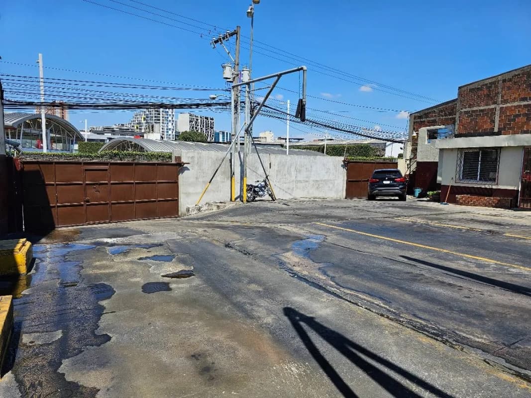 Rento Terreno Comercial en zona 5