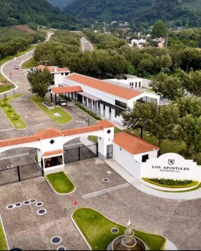 TERRENO A LA VENTA EN LOS APOSTOLES ANTIGUA GUATEMALA