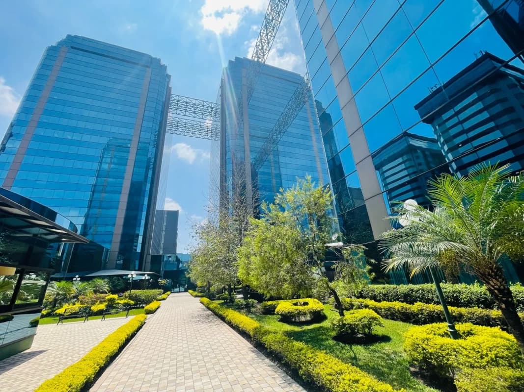 ALQUILER DE AMPLIA OFICINA 232.56MT2 - EUROPLAZA, ZONA 14