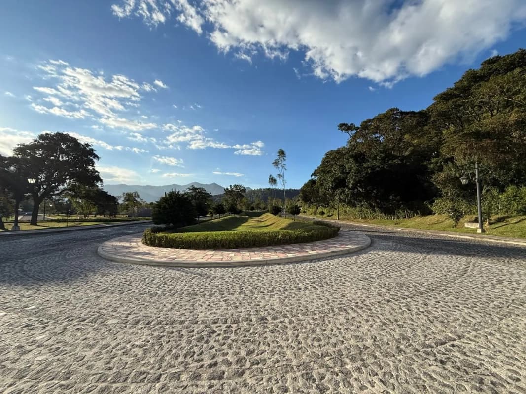 TERRENO EN VENTA EN RESIDENCIAL DE ALTA PLUSVALIA - ANTIGUA GUATEMALA