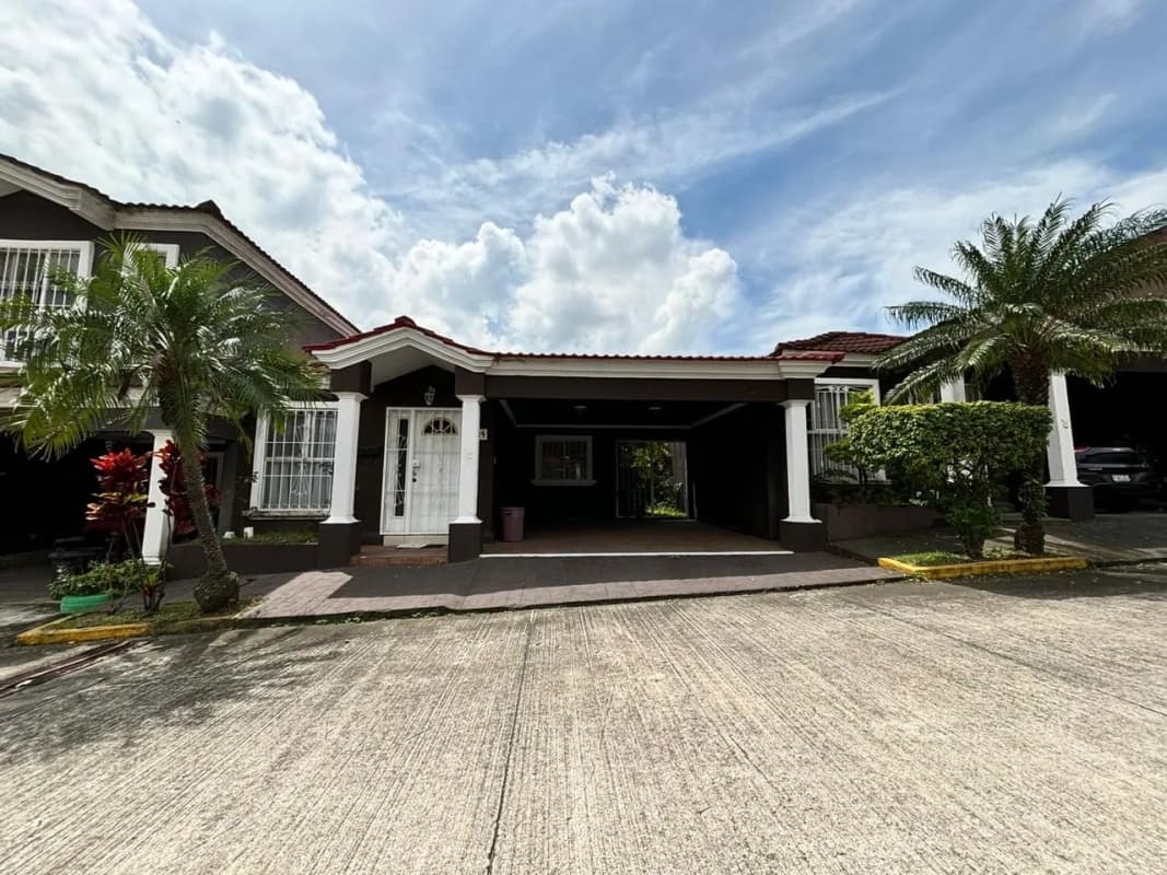 Rento casa Escuintla, Residencial Las Victorias.