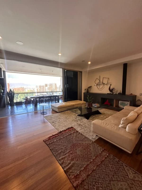 exclusivo PH en zona 10 en venta