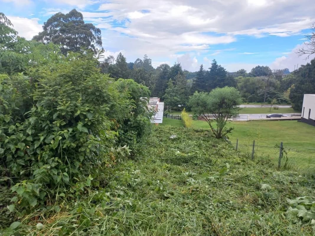 Vendo Terreno dentro de Condominio Sausalito en Carretera a El Salvador entrada a Fraijanes.