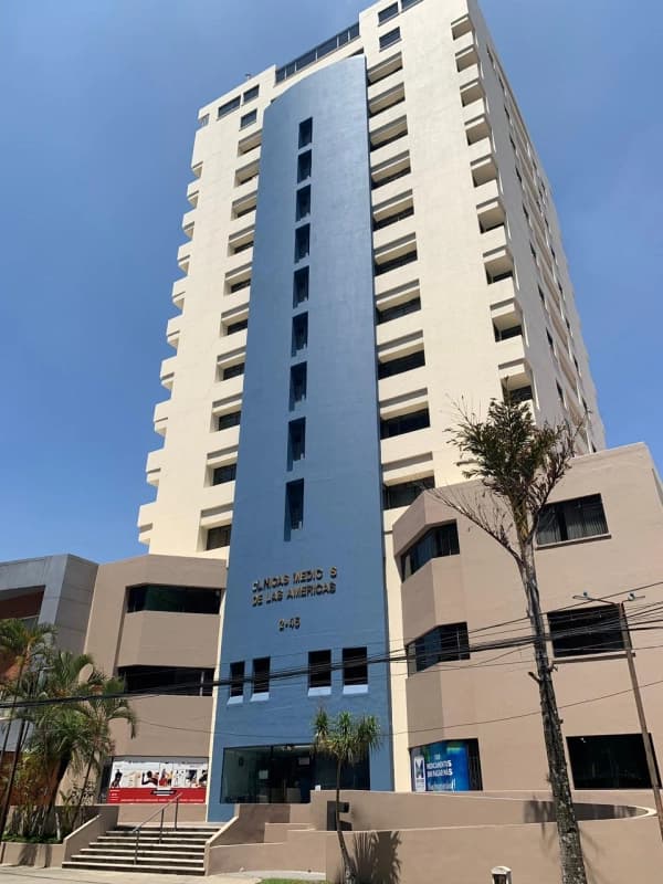 Clinica médica en Edificio Las Americas zona 14