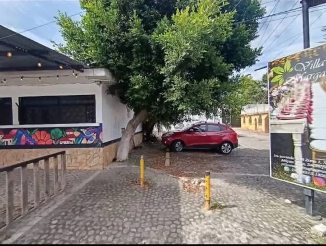 PROPIEDAD COMERCIAL FRENTE A CENTRO COMERCIAL EL PARADOR MILPAS ALTAS