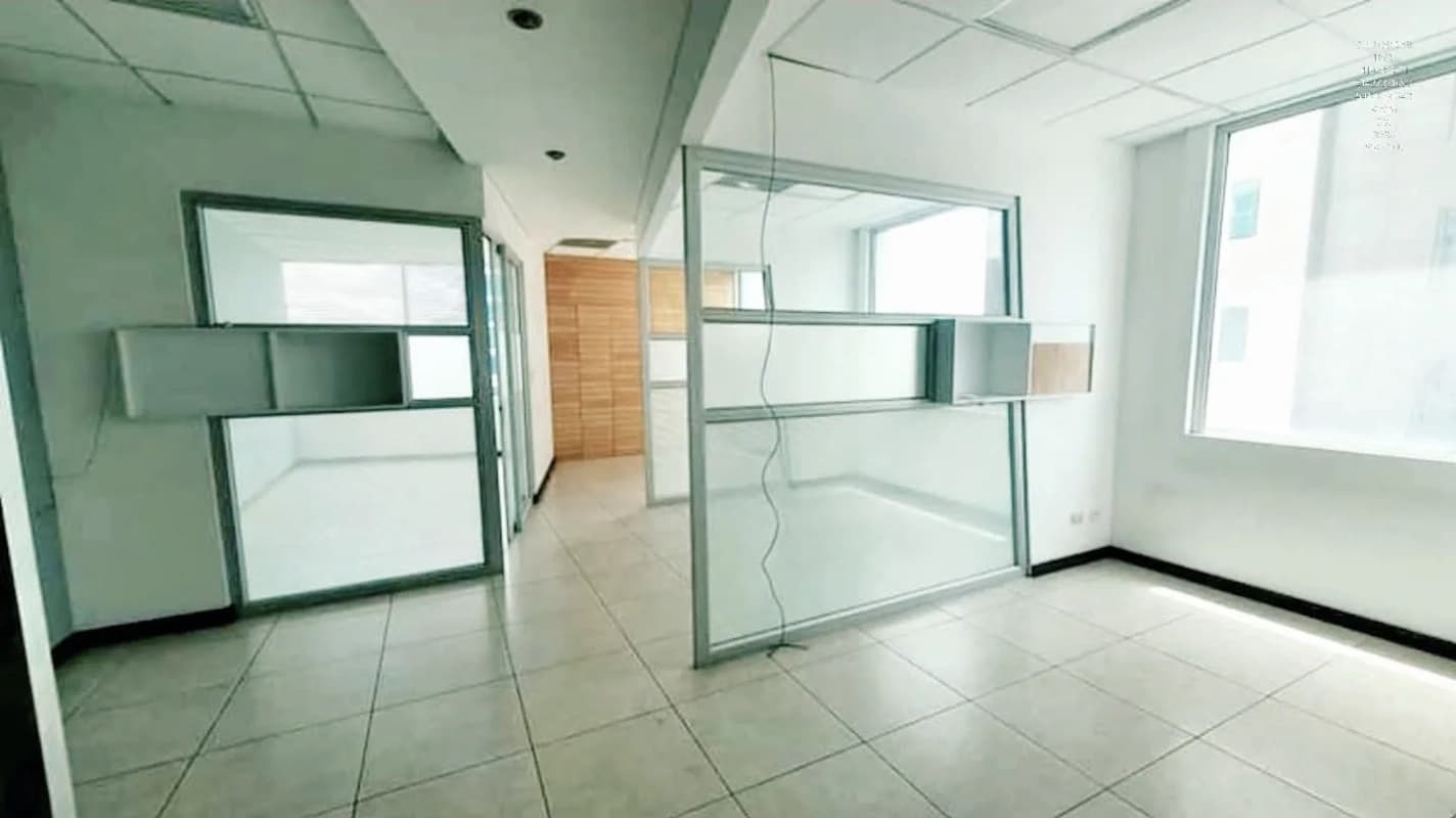 ALQUILER OFICINA ZONA PRADERA, ZONA 10
