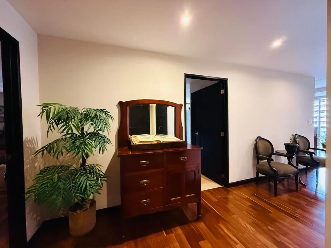 ALQUILER DE AMPLIO Y CÉNTRICO APARTAMENTO - ARIA, ZONA 10