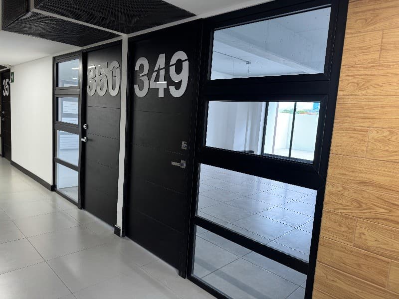 VENTA 2 OFICINA EDIFICIO ASCEND ZONA 9