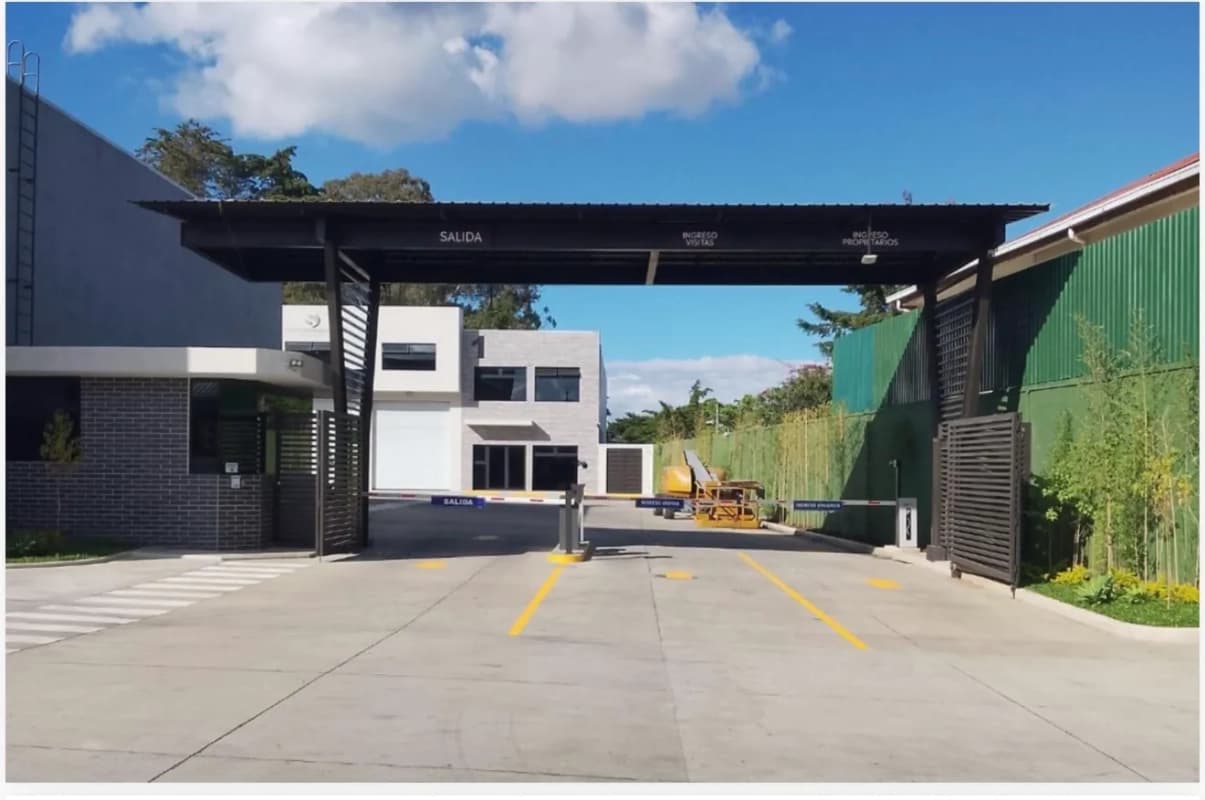 OFIBODEGA EL ENCINAL EN RENTA