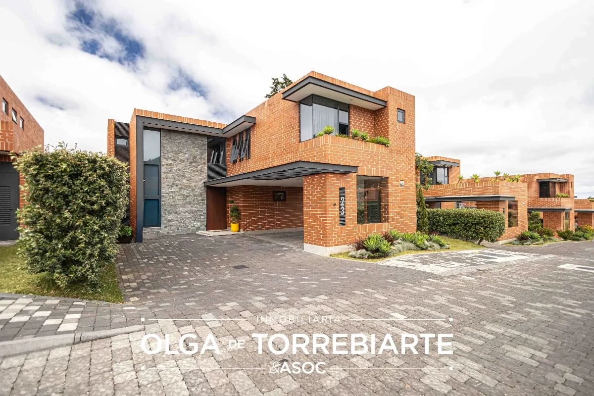 Casa en Condominio Dalias, Residencias Concepción
