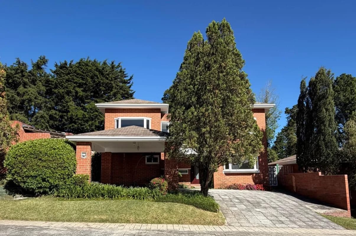 VENTA CASA EN COLINAS DE CASTEL KM 20.5 FRAIJANES