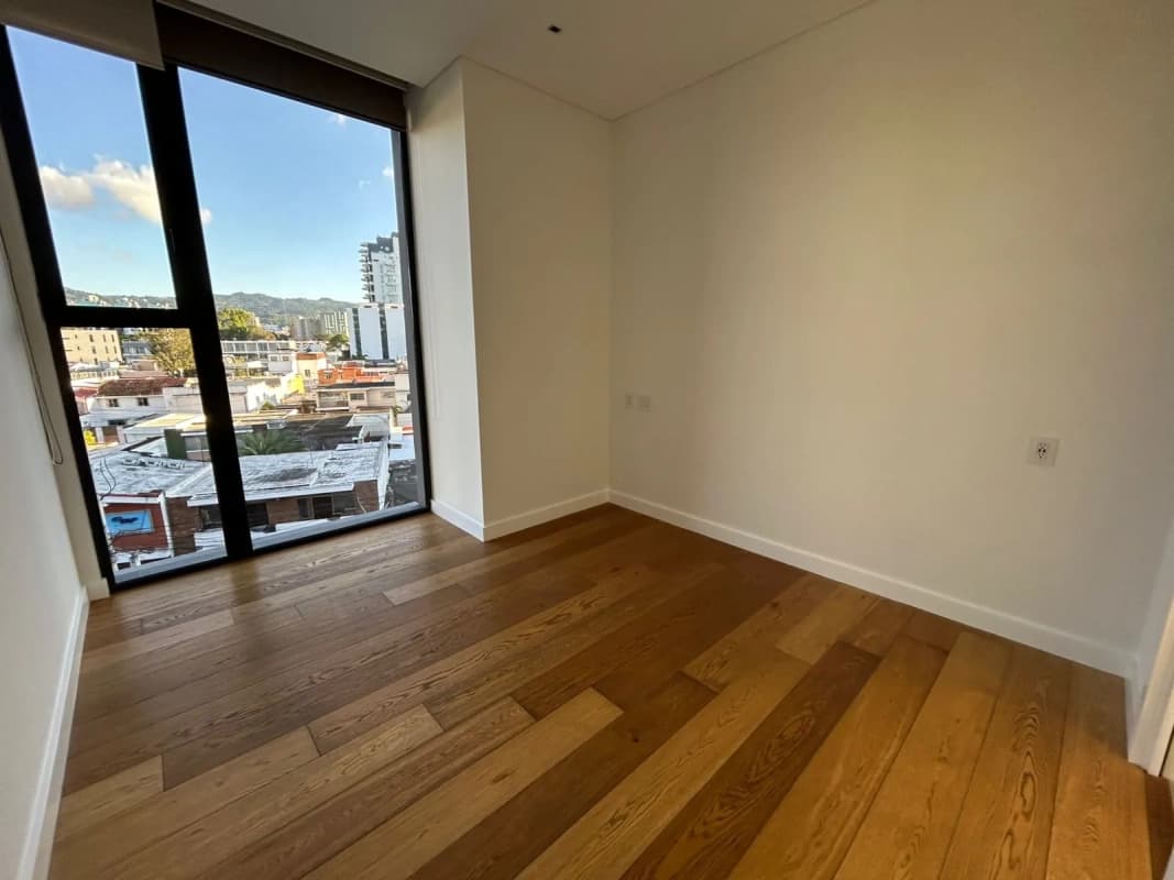 Amplio apartamento en renta en Edificio Maranta Oakland zona 10 (3 dormitorios)