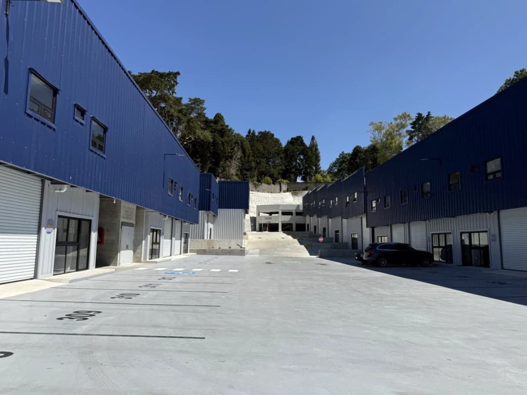 Ofibodega en renta K13 Santa Rosaliía (D)