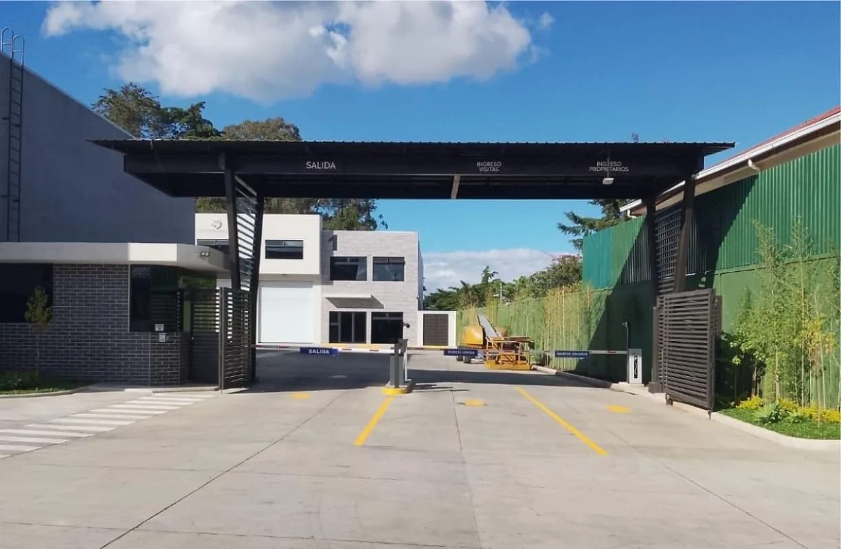 Ofibodega en renta, finalizada Calzada Roosvelt