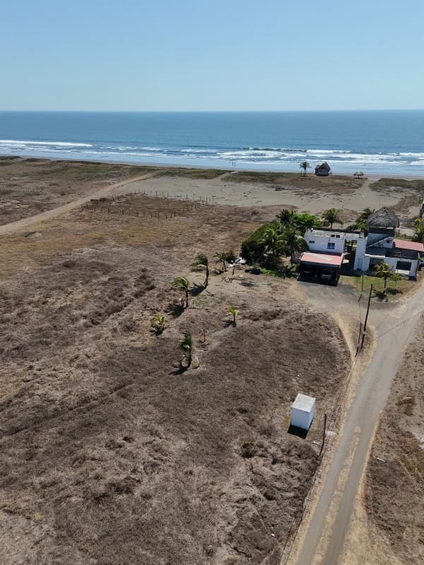 Terreno en Venta en El Paredon a 150 metros del mar