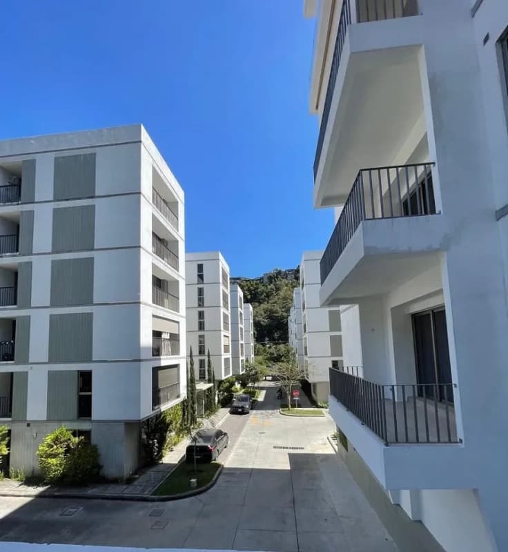 Alquiler de Apartamento en zona 13 Iridia 3 dormitorios y amplia terraza