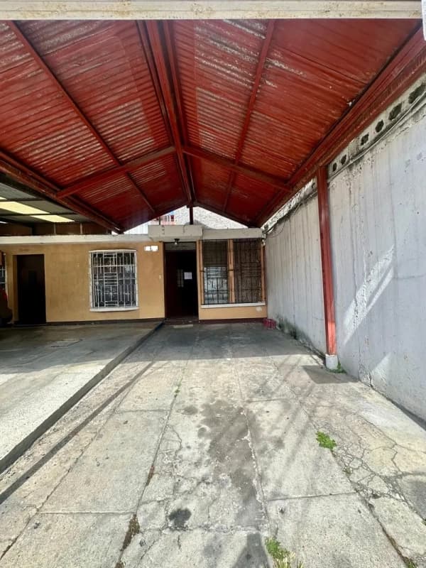 Venta de casa en zona 06 Residenciales Cipresales