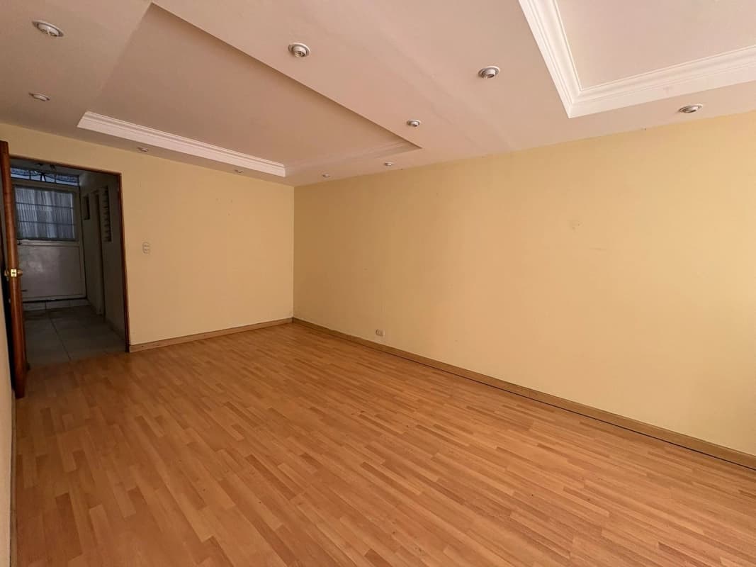 Casa en renta para vivienda u oficina en zona 14