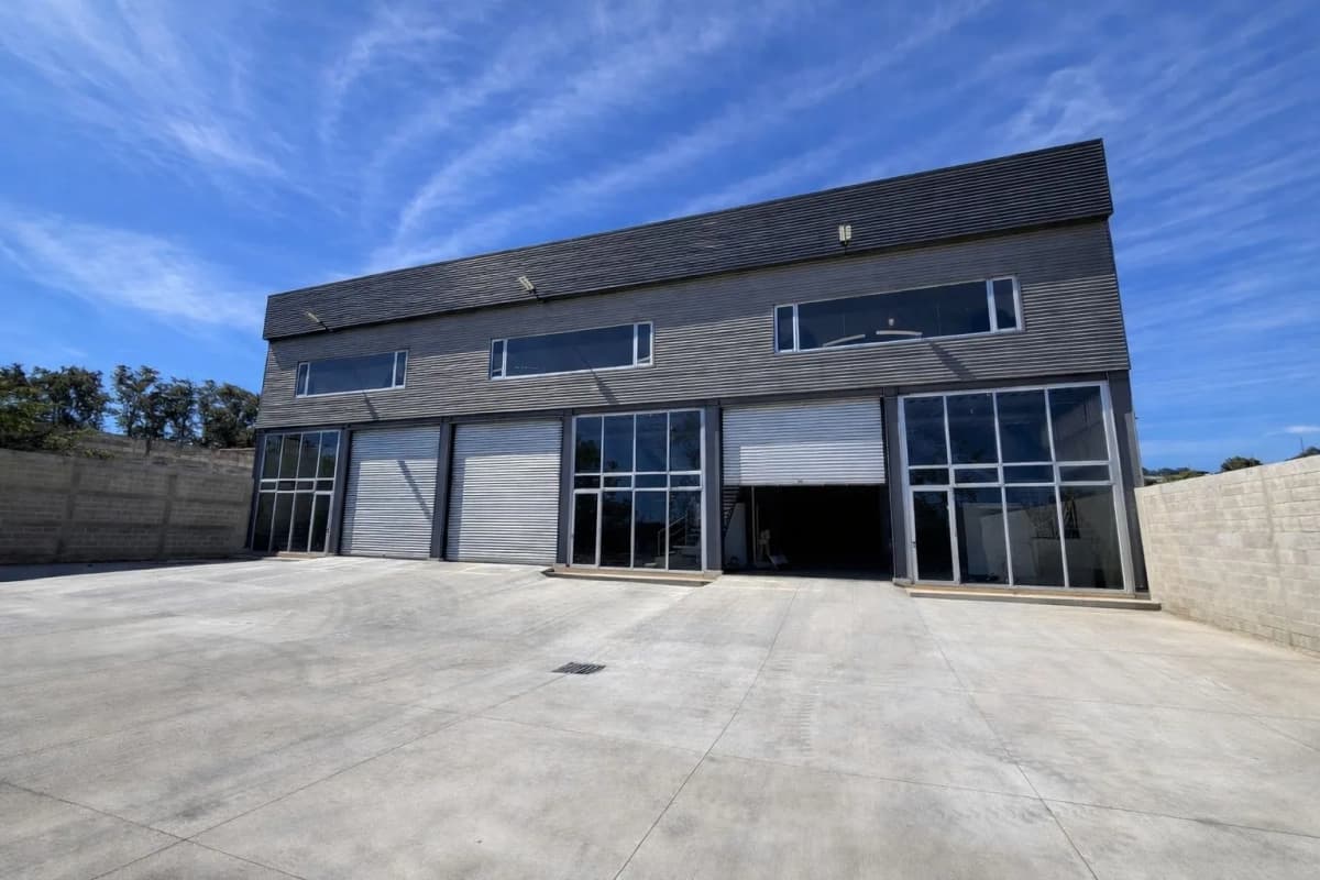 Bodega en Venta Villa Nueva a 1 minuto VAS