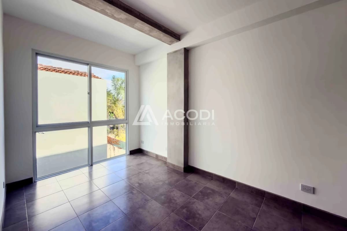 Apartamento en La Floresta, Zona 7