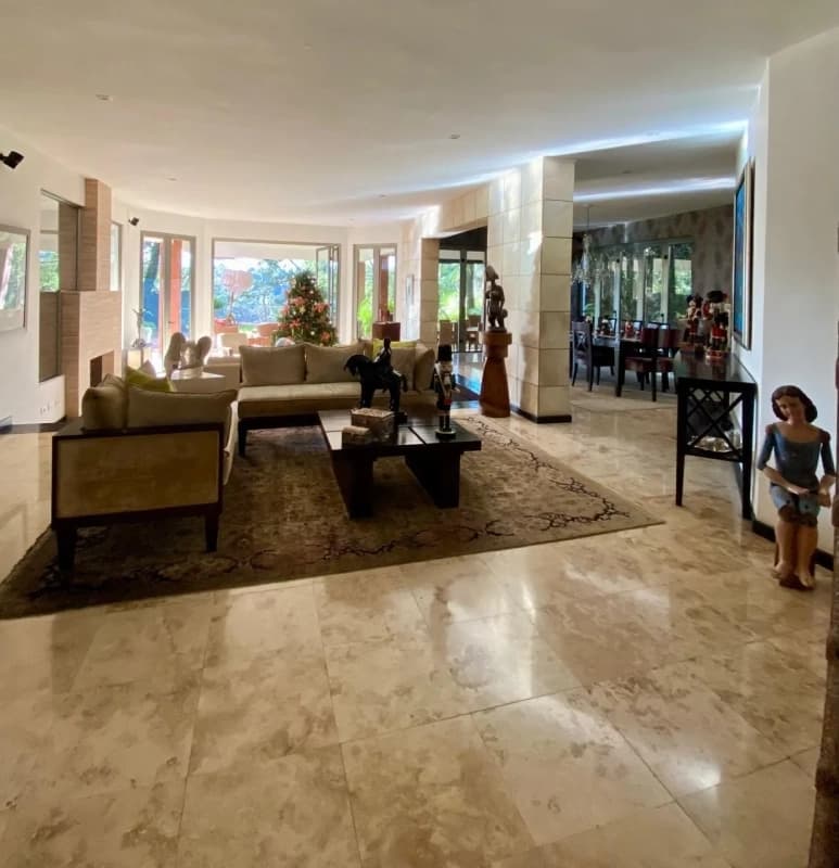 Casa en venta en Encinos de Cayala zona 16