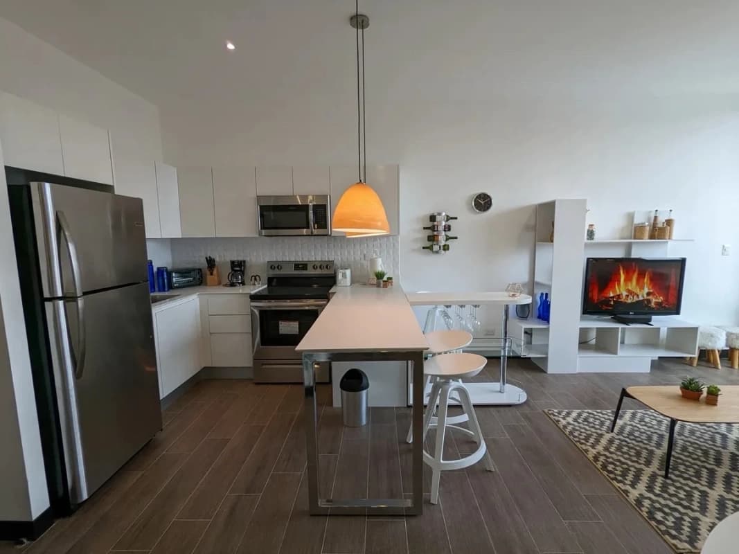 Apartamento Amueblado en Venta – Edificio DiagoSeis, Zona 10