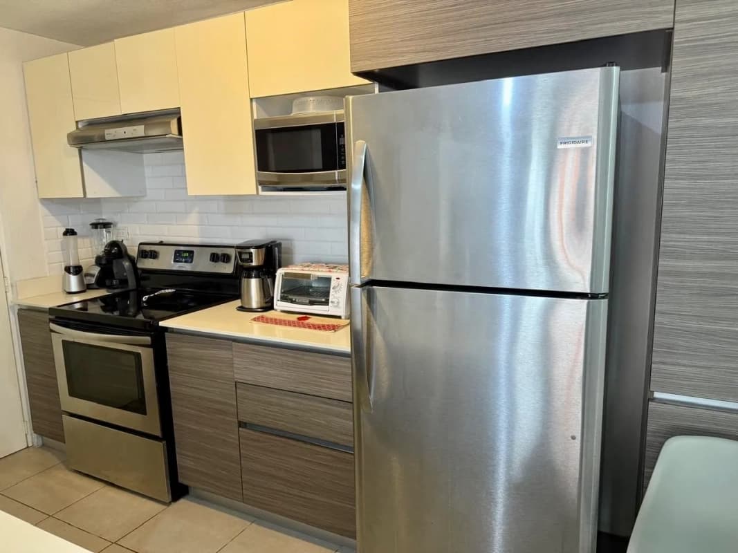 Zona 11 • Apartamento en Renta • Edificio Parque 11 • Semiamueblado