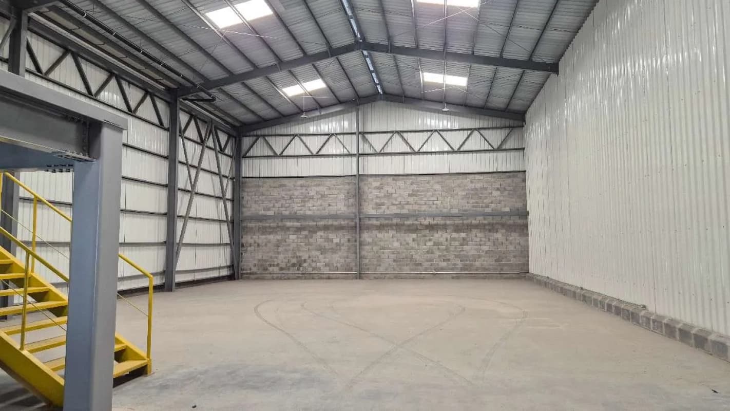 EN VENTA O RENTA BODEGA DENTRO DE CONDOMINIO INDUSTRIAL EN CARRETERA A EL SALVADOR