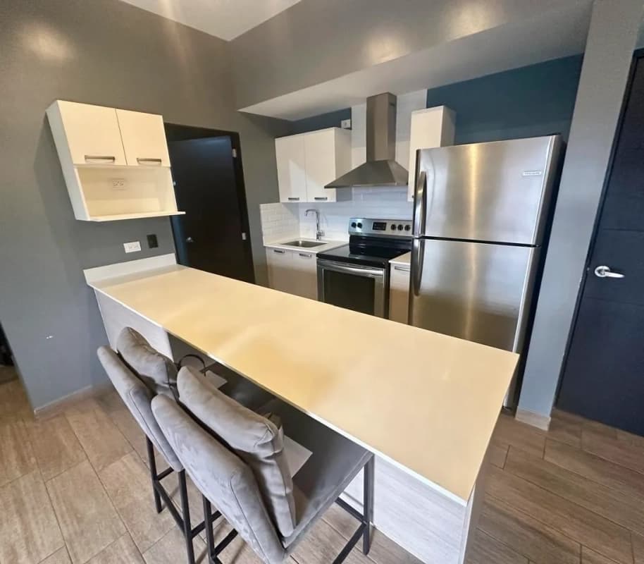 Zona 11 • Apartamento en Renta • Edificio Torre Once • Amueblado y Equipado
