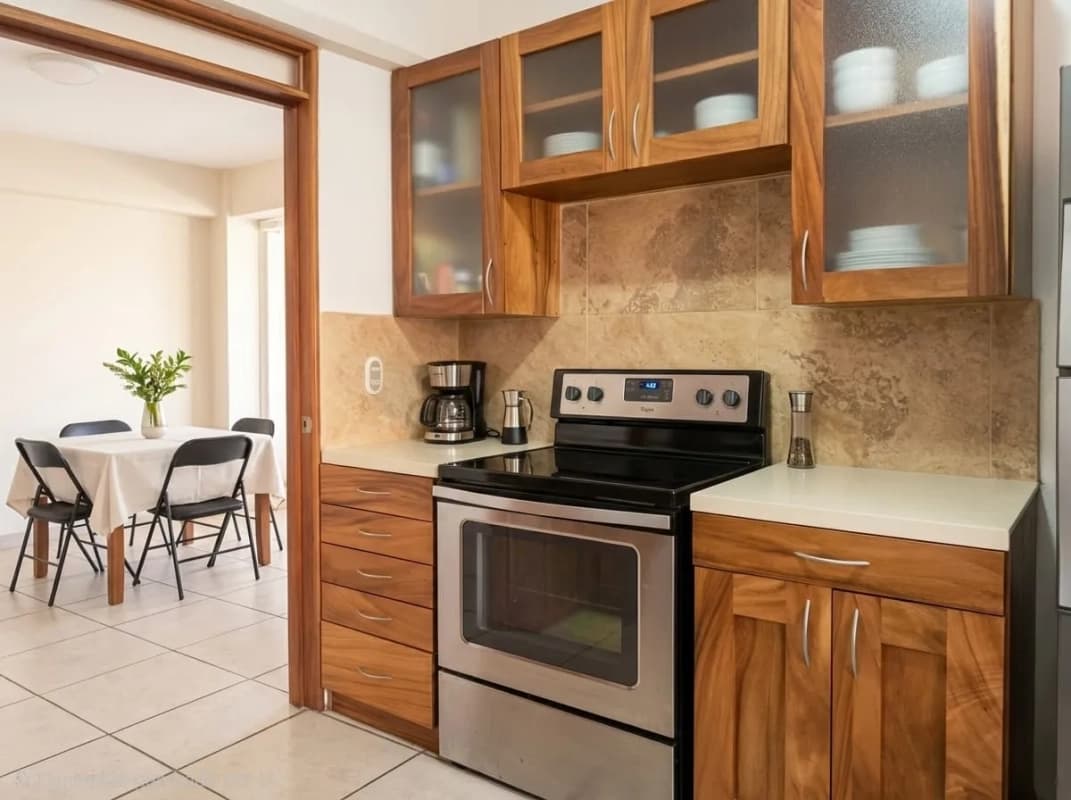 Apartamento en renta Equipado - $850 - Edificio Convista Z.15 - 1 Hab + Cuarto de Servicio
