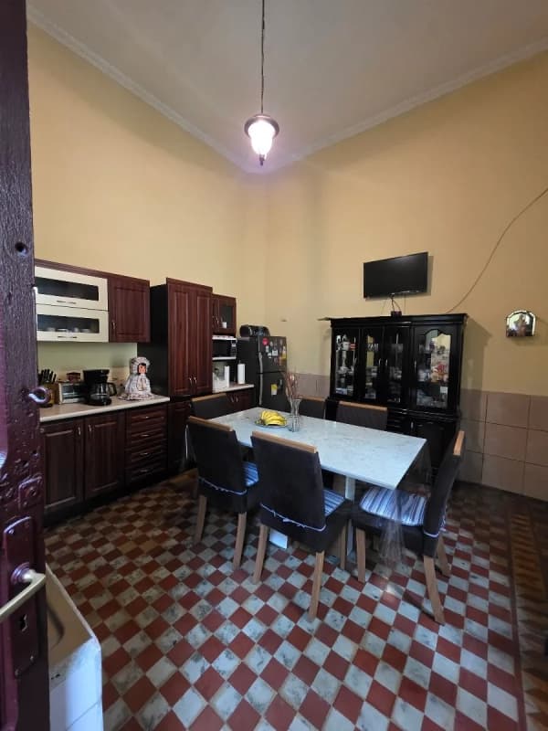 Excelente casa en venta, zona 1, a un costado del Palacio Nacional