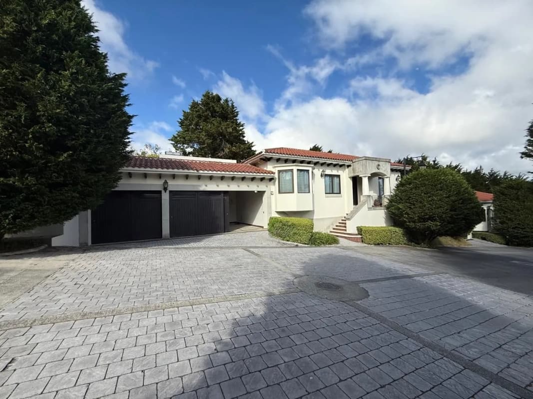 Preciosa residencia de un nivel en Lazos de Fraijanes