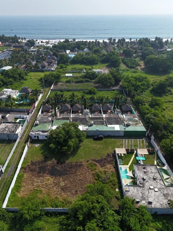 2 Casas de Playa en Venta en Monterrico
