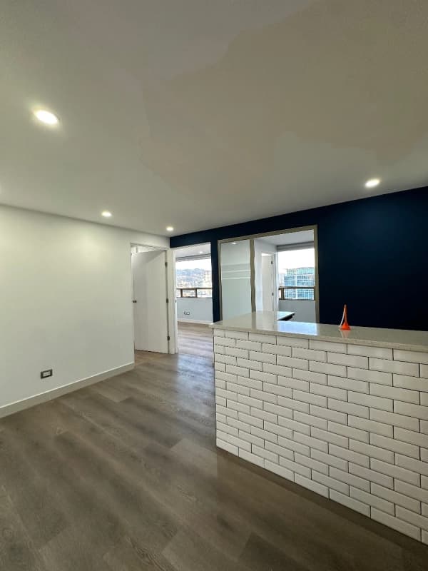 Clínica en Venta en Zona 10 | 70 m² | Edificio Santa Clara | US$90,000