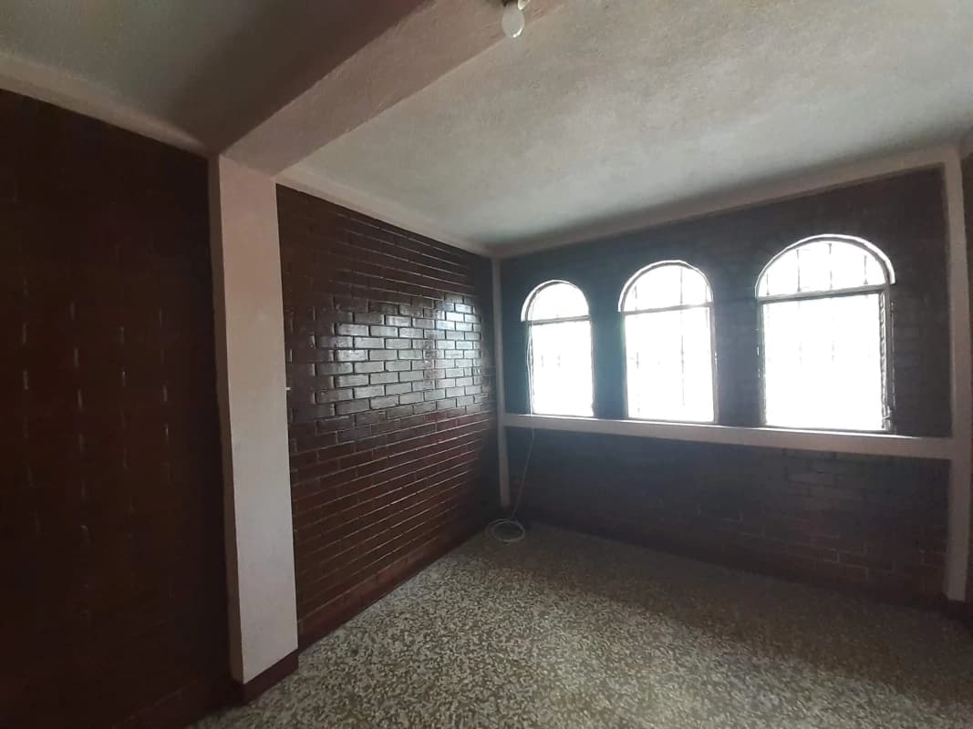 Propiedad En Venta con 4 Apartamentos Zona 3 Mixco