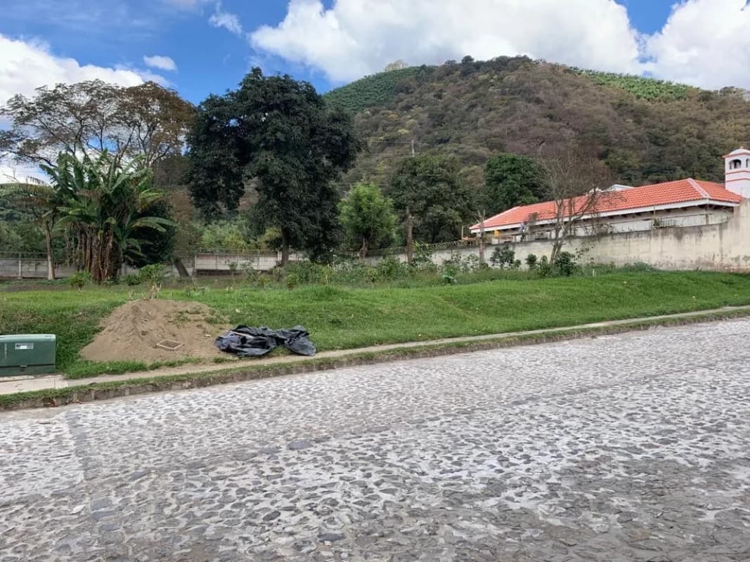 ESPECTACULAR TERRENO EN VENTA EN EXCLUSIVO CONDOMINIO A POCOS MINUTOS DEL CENTRO DE ANTIGUA