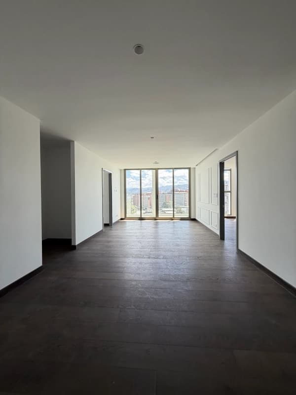 Apartamento en Venta en Edificio Atarah – Zona 10 | 3 Habitaciones con Amenidades de Lujo