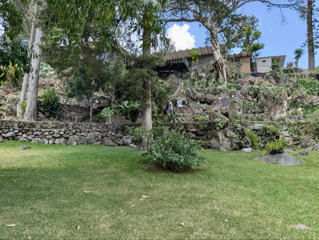 Terreno con casa para terminar en venta CERRO DE ORO Atitlán (D)