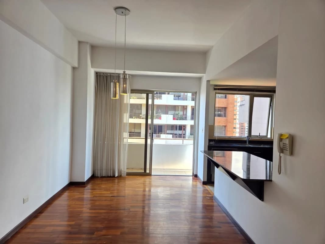 Apartamento en renta zona 14 -Torre Quattro